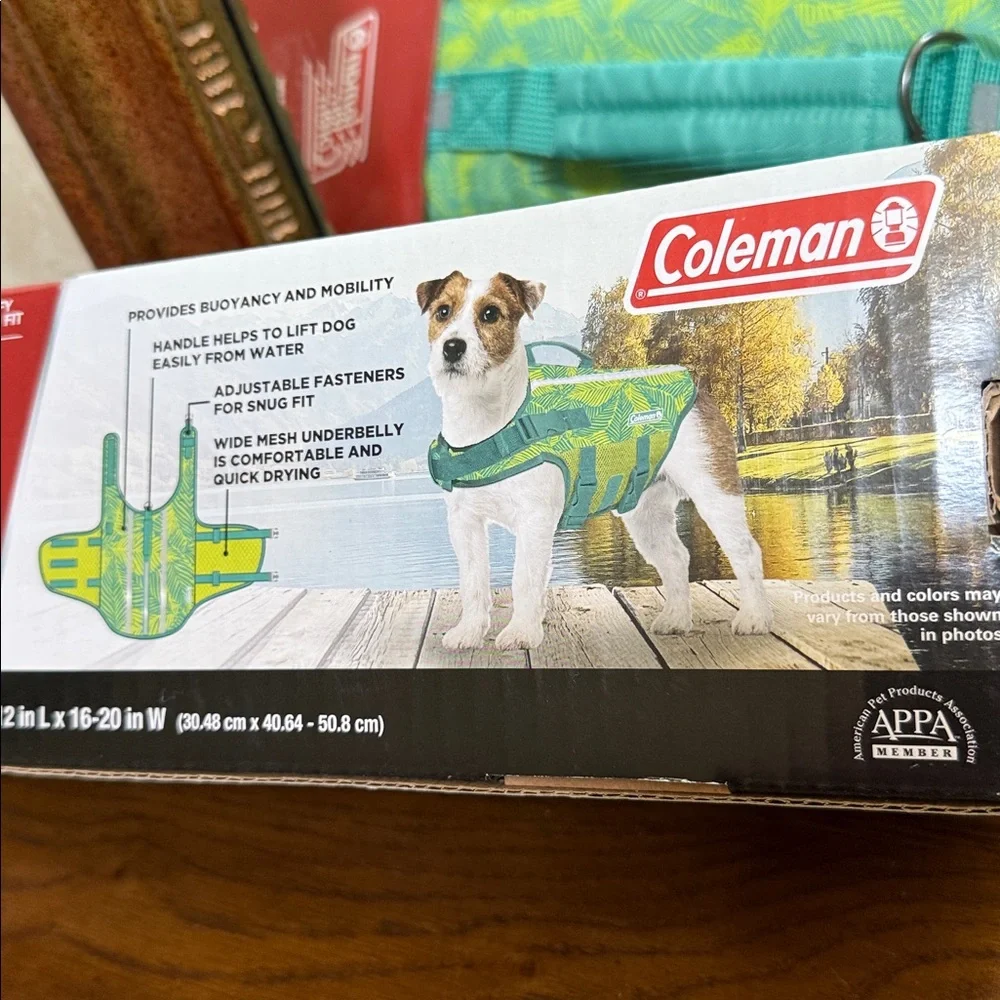 Coleman Pet Flotation Vest in Tropical Green. Size Small.